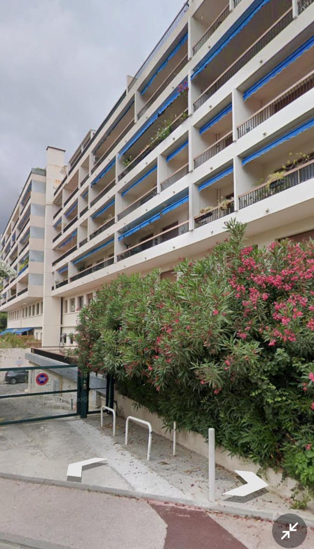 Studio Et Stationnement Offert Centre Ιέρ Εξωτερικό φωτογραφία